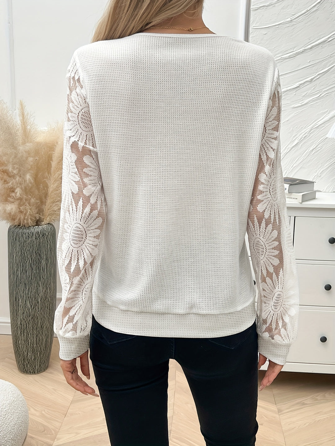 Effen Lantaarn Mouw Kant Geborduurde V-Hals T-Shirt Top