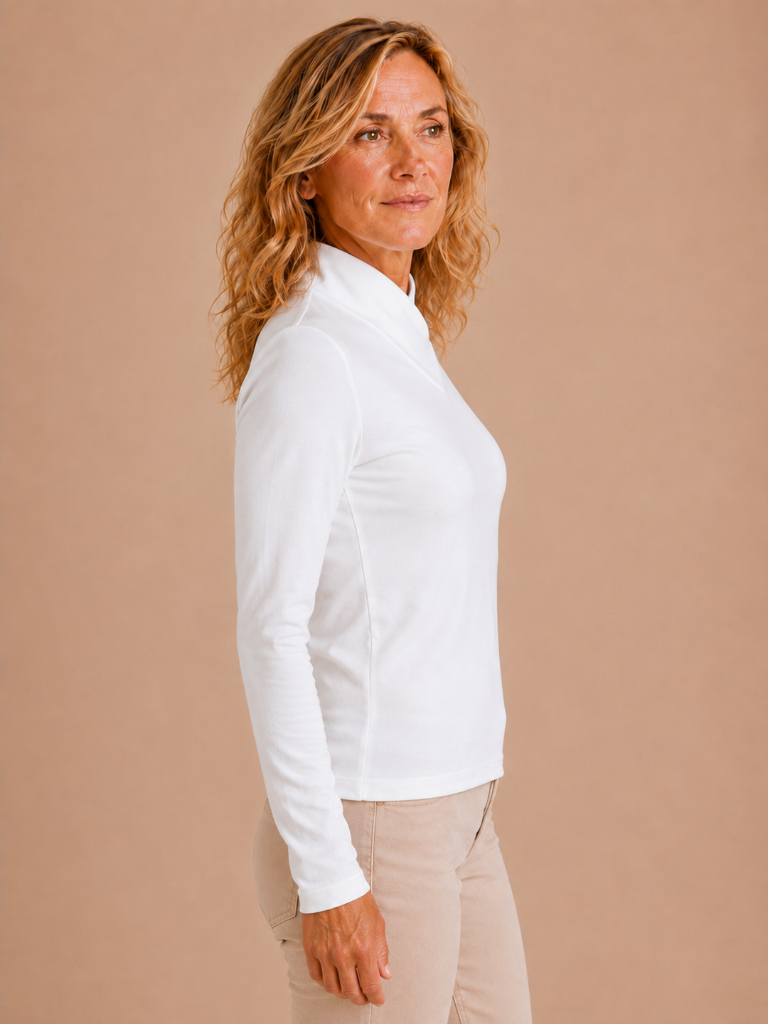 Avery | Chic Turtleneck T-shirt