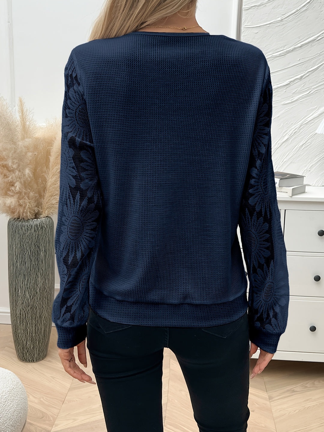 Effen Lantaarn Mouw Kant Geborduurde V-Hals T-Shirt Top