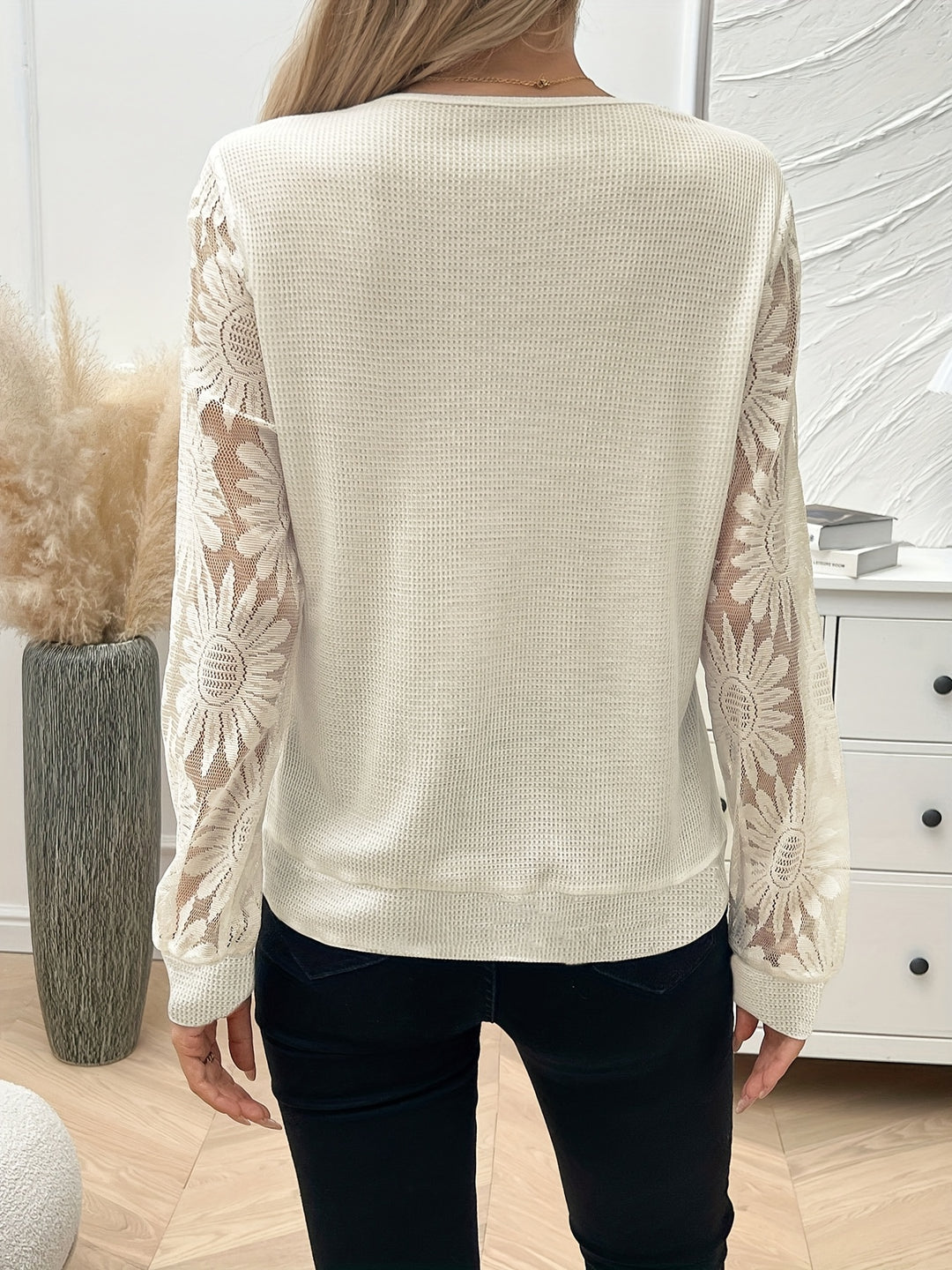 Effen Lantaarn Mouw Kant Geborduurde V-Hals T-Shirt Top
