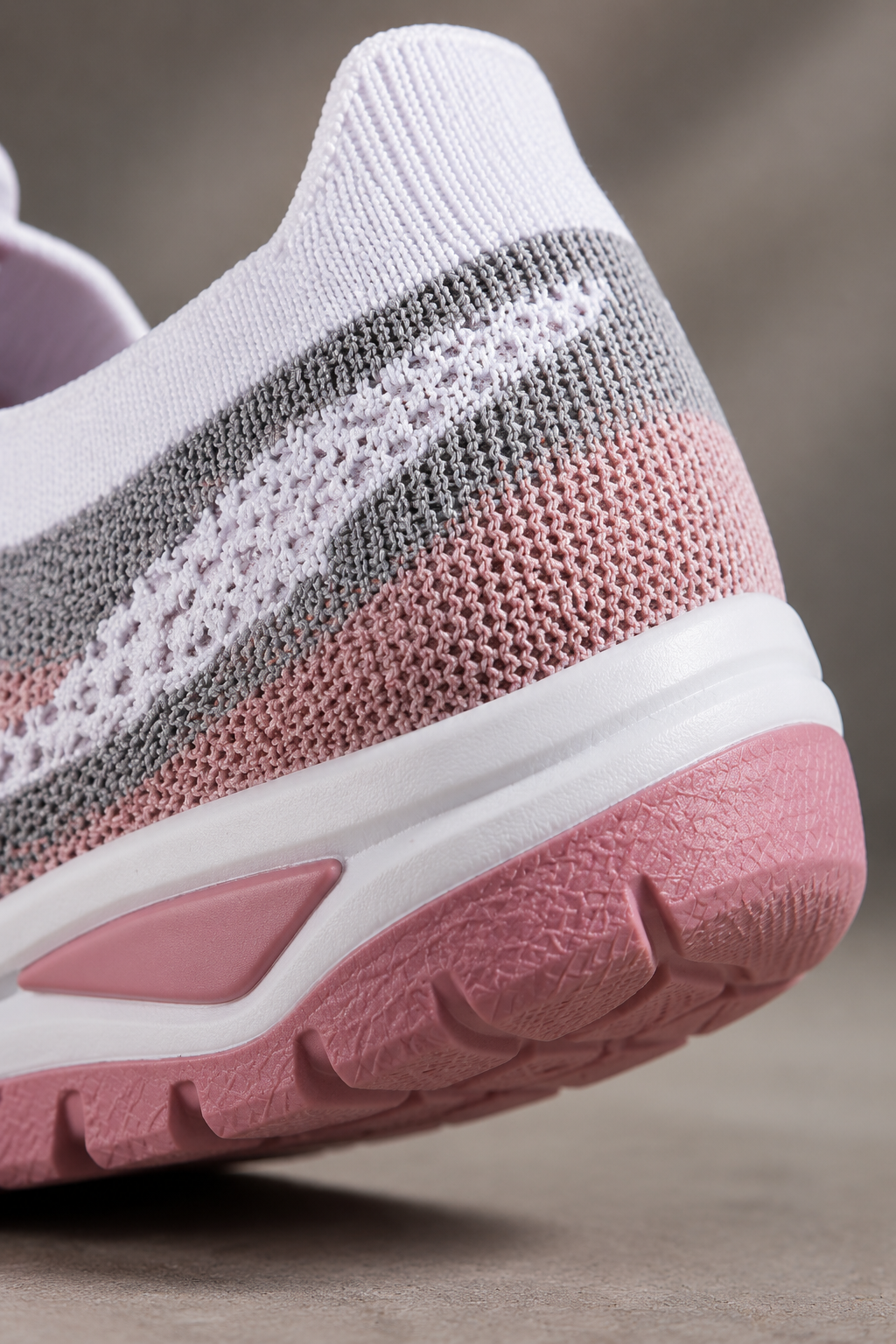 Margot orthopedic two-tone sneakers - heel and sole detail