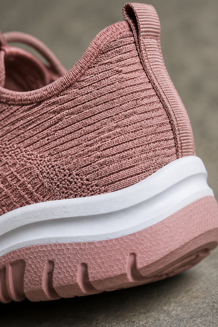 Nikki roze knit walking sneaker – detail zool en hak