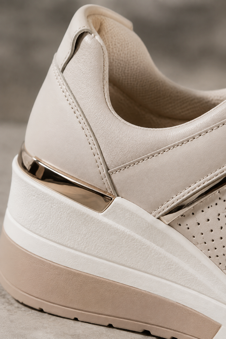 Trina beige orthopedische platformsneaker – detail zool en hak