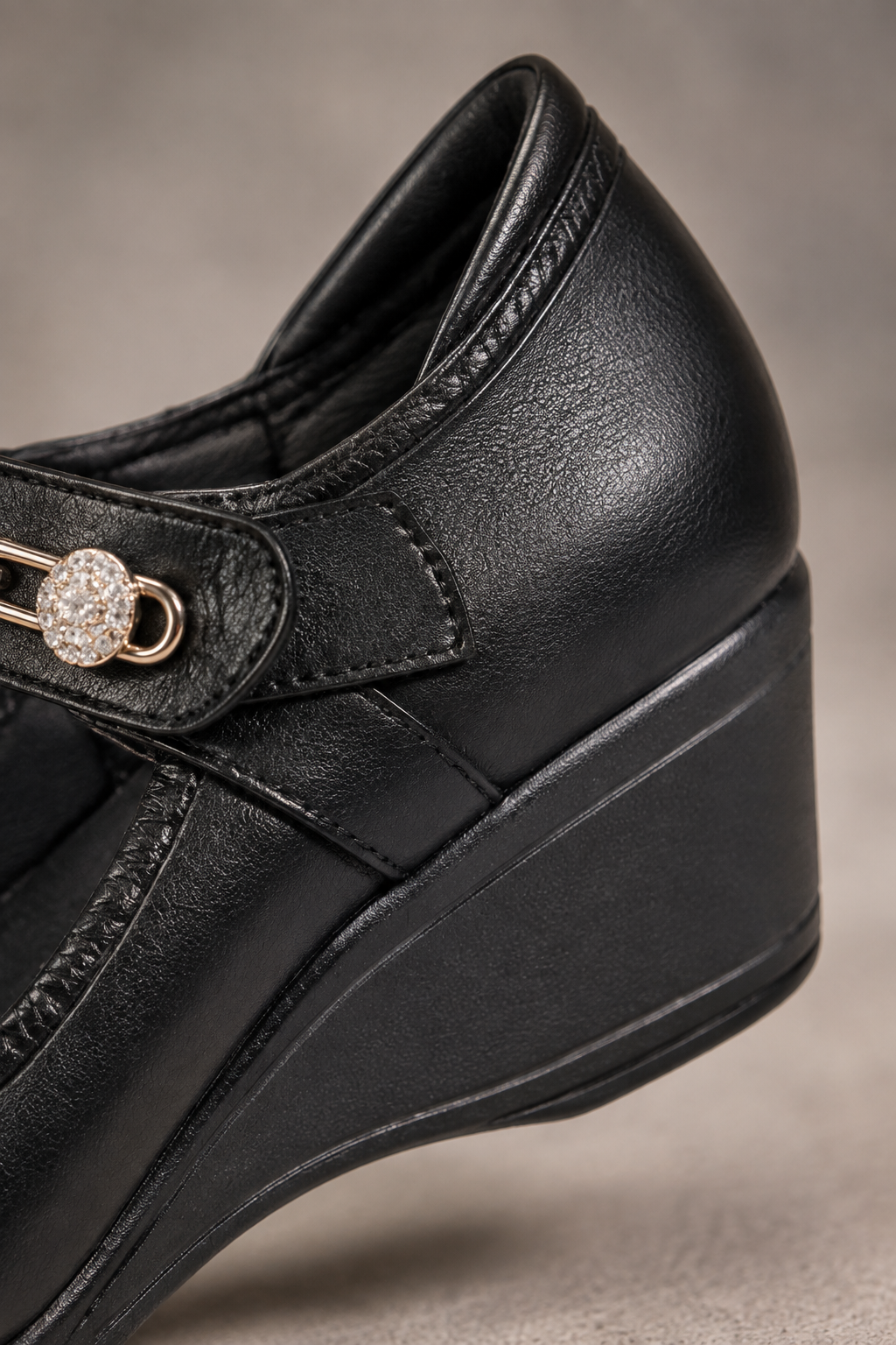 Zaira comfortable elegant heels - heel and sole detail